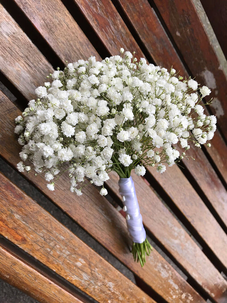 baby's breathe wedding bouquet